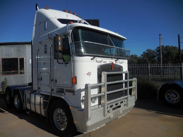2004 Kenworth K104 thumbnail
